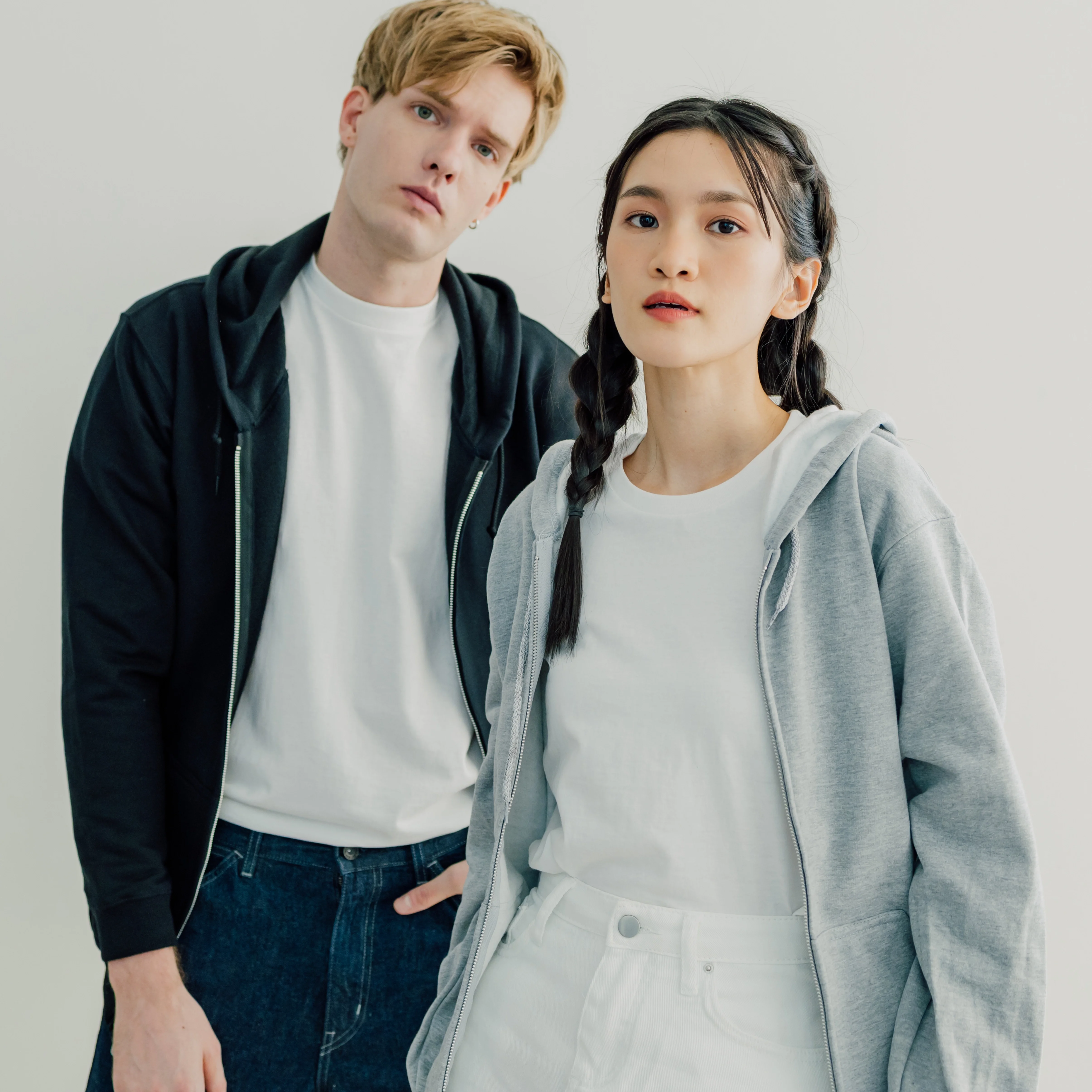 Gildan Heavy Blend Hoodie with Zip. 285GSM